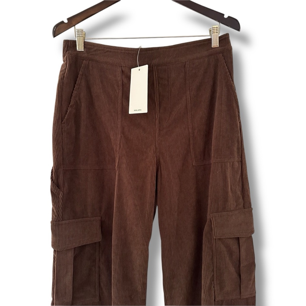 Wide-Leg Cargo Pants in Brown - Picture 6 of 10